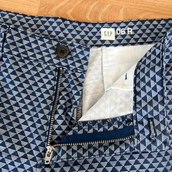 GAP Summer Short Navy/White Triangle Pattern - Picture 7 of 16